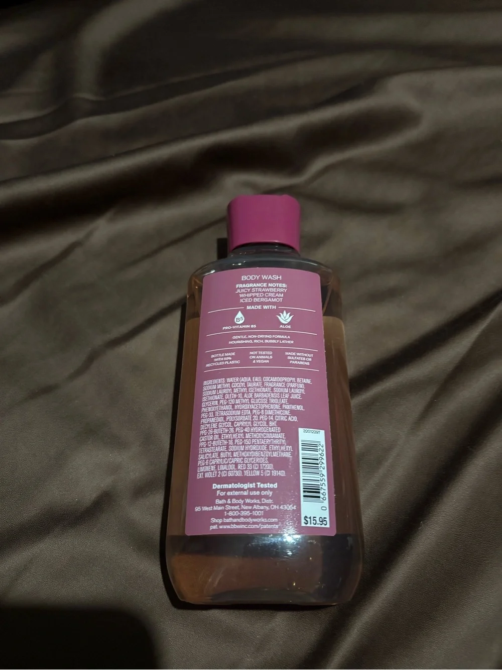 Bath & Body Works Strawberry Snowflakes Body Wash - Pink